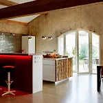 Loft In Converted Wine Cellar In Occitania Villedaigne