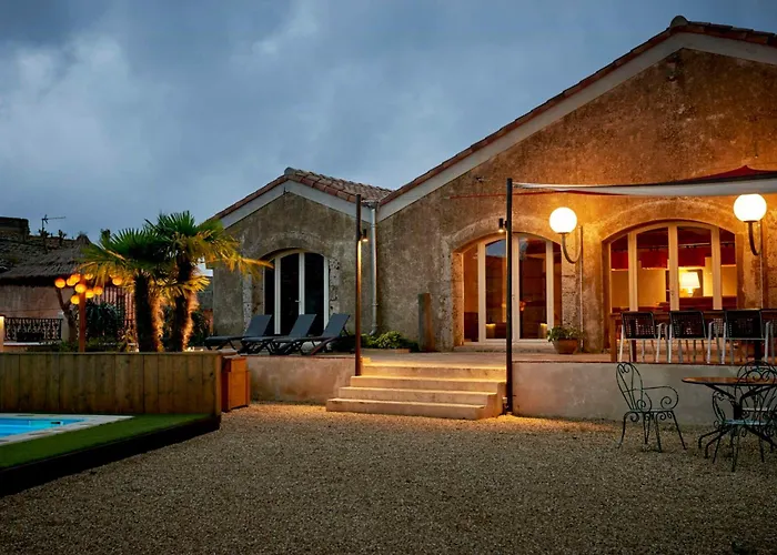 Dom wakacyjny Loft In Converted Wine Cellar In Occitania